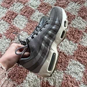 Nike AirMax sneakers gray purple velour size 8